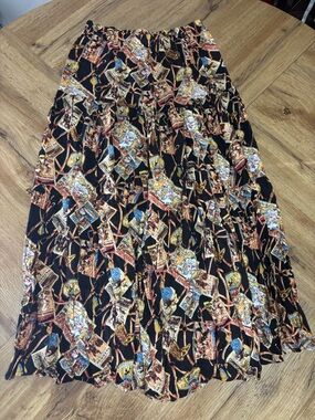 Vintage-Inspired Black Printed Midi Skirt